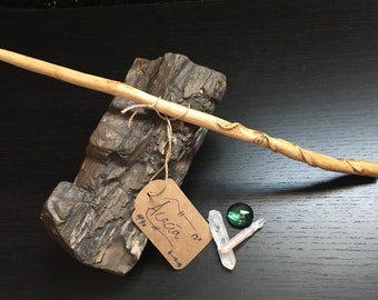 Wood wand // magic wand // wizard wand // witch wand // carved wand // pagan wand // wiccan wand // magic wand