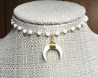 ARIZONA Beaded Choker WHITE Double HORN Charm Pendant * Crescent * Short Necklace length * White Agate Chalcedony * Minimal * Simple