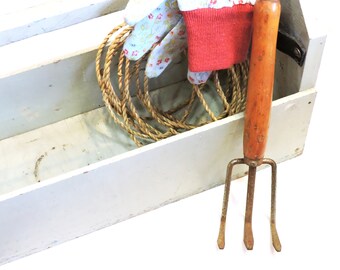 Vintage Hand Cultivator, Metal Claw Rake, Hand-Held Primitive Wooden Handle Garden Tool, Rustic Gardening Implement itsyourcountry