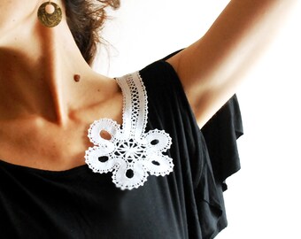 A decoration Russian bobbin lace flower