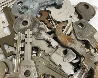 Vintage Flat Keys - Set of 50 #17