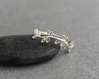 Thin silver ring, Leaf ring, Women's ring, dainty ring, Silver branch ring, sterling silver ring.