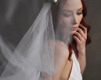 White flower crown veil, bridal veil, woodland wedding crown, medieval circlet, long veil, wedding hair wreath, hair accessory - Isolde