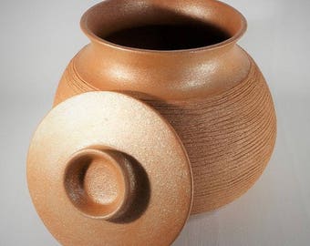 Traditional Large Flameware Bean Pot, Slow Pot Cooking, Kitchenware, 7.25 qt.
