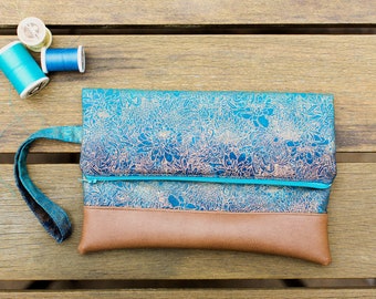 Fold over clutch