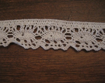 Vintage 20 metres white cotton lace. Sewing, crafts.