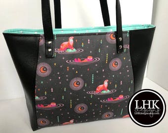 Large tote bag for everyday use