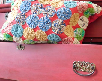 Antique Yo Yo Pillow, Charming!