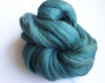 Color sarcel carded wool roving