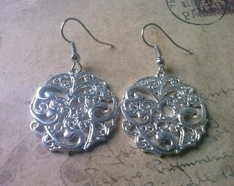 Round ornament earrings No.. 2 ~ silver ~