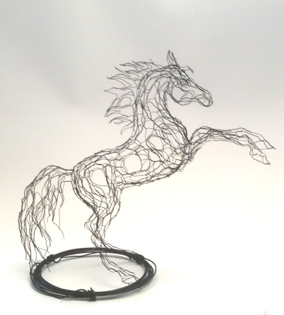 2D Small Wire Sculpture Horse On Stand By Elizabeth Berrien 2D Small Wire Sculpture Horse On Stand By Elizabeth Berrien