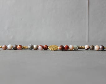 Mixed agate bracelet with ethnic elements in gilded silver