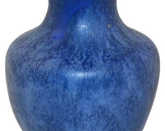 Camark Pottery Blue And White Stipple Vase 118