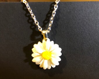 Daisy Necklace AO38