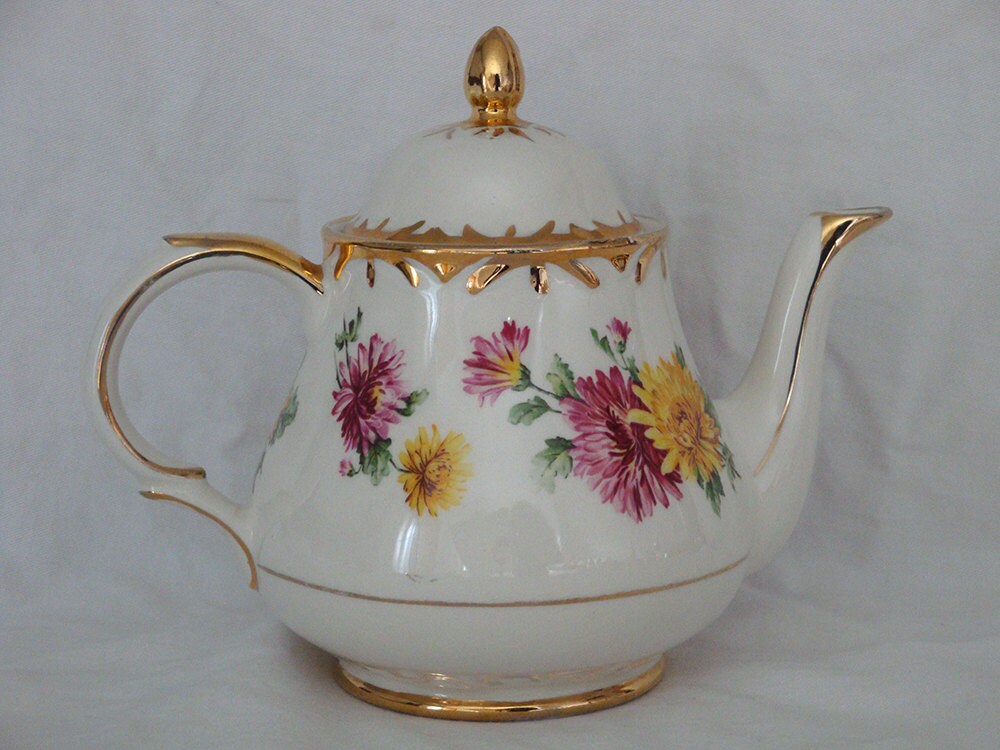 Vintage Arthur Wood Teapot 4870 Chatsworth England