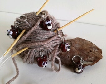 Small bear markers for knitting and crocheting in Murano glass model by hand.