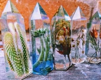 One (1) RANDOM Resin Crystal Point