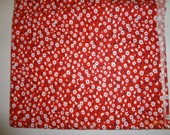 1 1/2 Yards Retro Print Floral Design Fabric - 44" wide