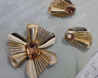 CROWN TRIFARI Gold Brooch & Earrings Set w/ Large Center Stone BG12