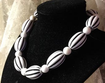 Delightful White Black Striped Large Lucite Bead Choker Necklace Unsigned 1960’s 1970’s Melon Shaped Beads White Round Beads Day Wear Woman