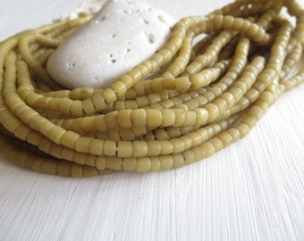 Small glass seed beads rustic buff yellow beige Glass beads rustic barrel tube spacer , new Indo-pacific - 3 to 6 mm / 25 grams 6a14-5