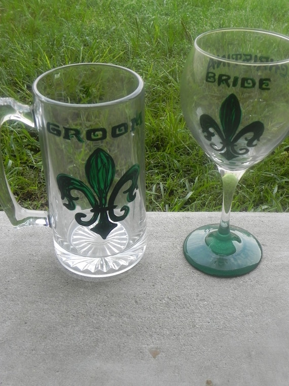 Bride and Groom Gothic Fleur de lis Red Wine glass and Beer Mug