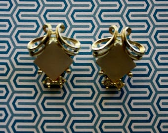 DIamond Scroll Silvertone Clip On Earrings Vintage Clip On Earrings