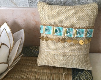 Bracelet turquoise and gold chains