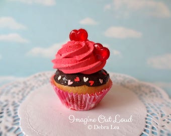 Fake Cupcake Chocolate Faux Romantic Valentine Hearts heart candy Kitchen Decoration Food Prop