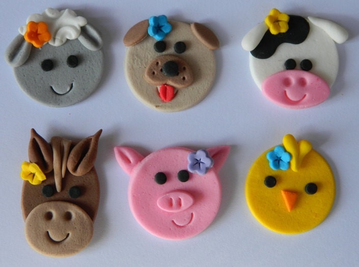 12 Edible FARM ANIMALS Faces CUPCAKE Sheep Cow Pig Horse Dog