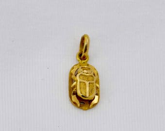 Vintage 18ct.gold Egyptian scarab pendant.