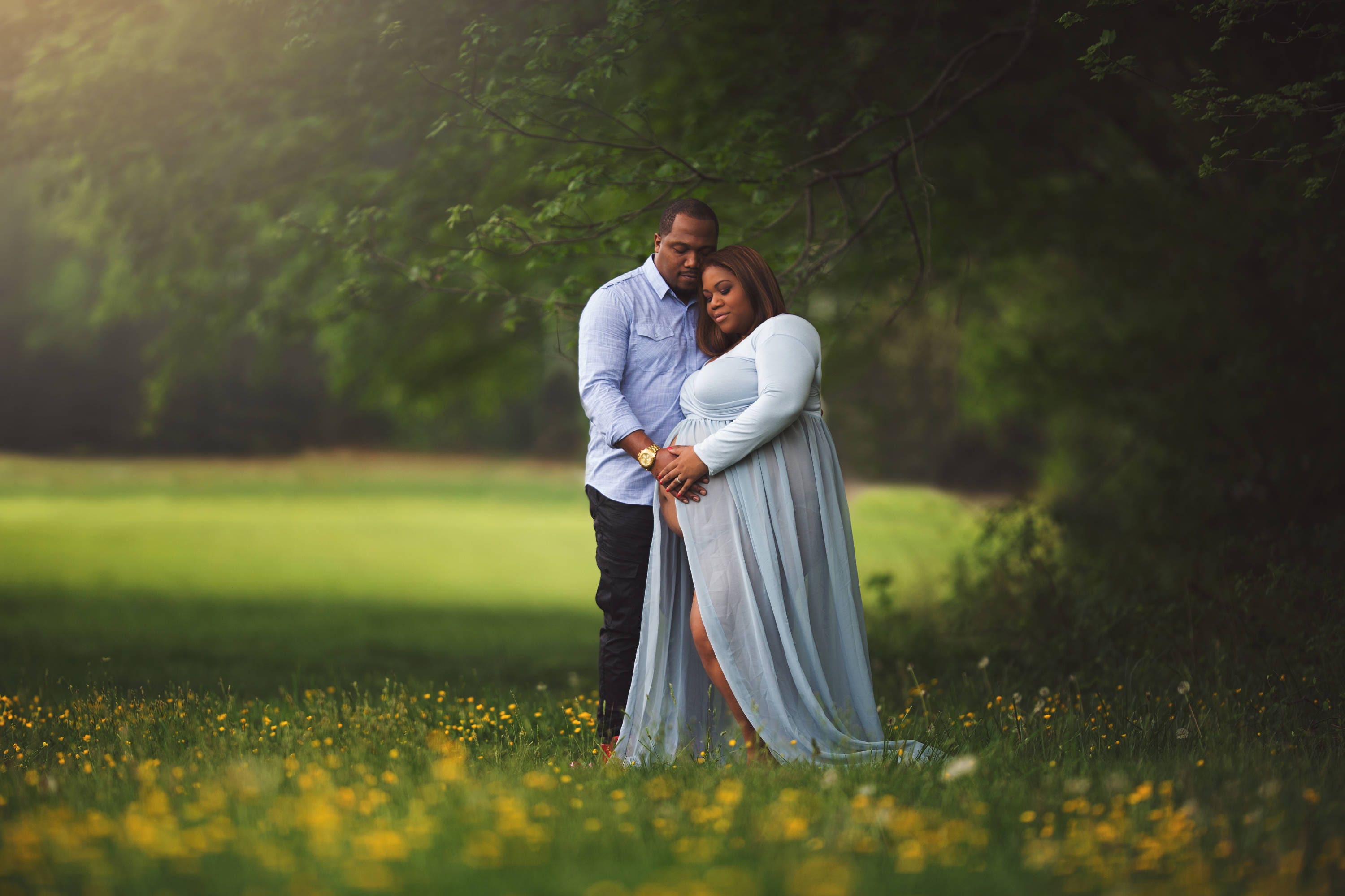 maternity photoshoot plus size