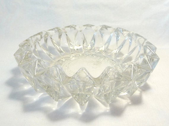 Vintage Ashtray KIG Indonesia Heavy Glass Ashtray Change Vintage Ashtray KIG Indonesia Heavy Glass Ashtray Change