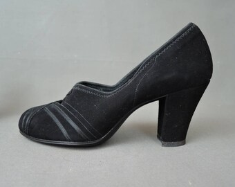 Vintage 1940s Shoes Size 4 AA, Black Suede Pumps XS Air Step Shoes