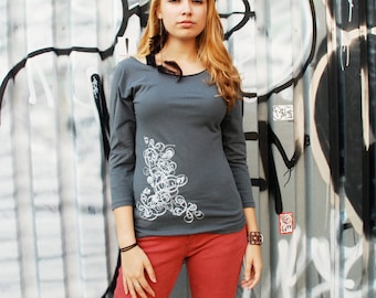 SALE - small - Graphic tee for women, womans tops tshirts, silkscreen womens t-shirt, womens tees, gray 3/4 sleeve deco design