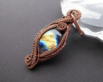 Boho blue green Labradorite pendant Wire wrap - Wire wrapped pendant - Mother's day - Copper Wire Wrap pendant - Wire wrapped jewelry