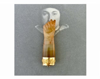 Agate Figa Hand, 14K Gold, Vintage Amulet, Hand Charm, Carved Agate Talisman, 1950s Hand Pendant, Mano Fico Hand, 14K Yellow Gold Pendant