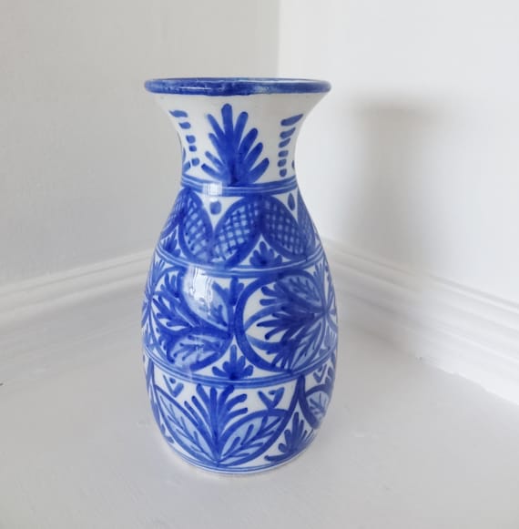SPANISH POTTERY VASE Hand Painted In Cobalt Blue & White