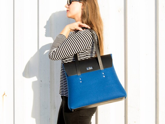 40% OFF - Felt and leather large SHOULDER BAG / blue and black / leather straps / tote bag / wool felt / made in Italy