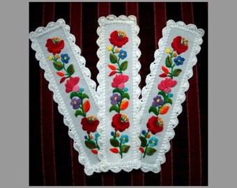 Hand embroidered Bookmark with Kalocsa embroidery