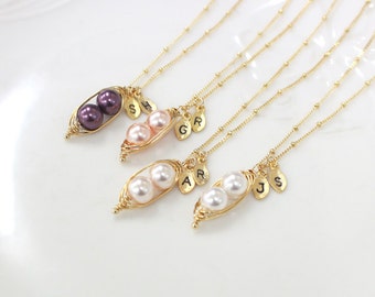 pea pod necklace, Personalized 2 Peas in a Pod necklace,Initial necklace, 2 leaves Initial, Mom, Mother, Mother's Day