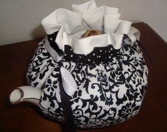 Damask Black and White Tea Pot Cozy