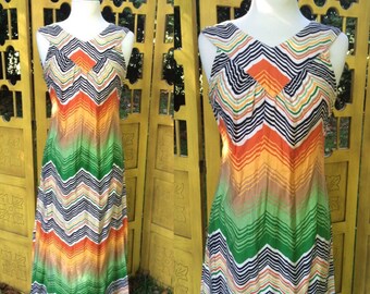 Mod maxi dress from Japan, 70s chevron op art print, Xs S