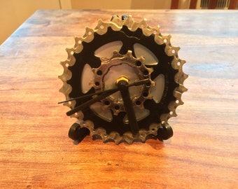 Upcycled bike cassette desk clock