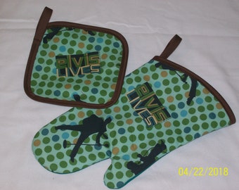 Elvis Great Gift Oven MItt and Hot Pad Pot Holder Set