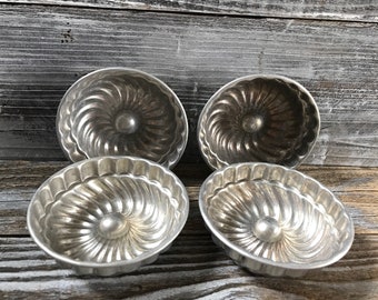 Vintage Set of 4 Mini Bundt Cake Aluminum Tins, Jello Mold, Cake Mold, Crafting Soap Candle Making Molds Christmas Ornament Making
