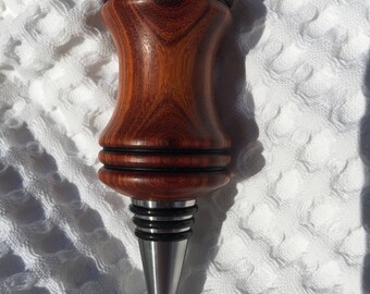 Bottle stopper / Wine stopper made with Redheart