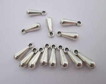 10 breloque goutte en métal argenté 13 x 4 mm