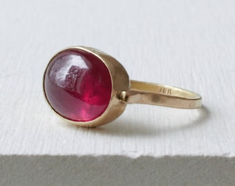 Ruby Ring 18k Yellow Gold - Smooth Oval Ruby Cabochon – Solid 18k Gold - Alternative Engagement Ring - Solitaire Ring - One of a Kind