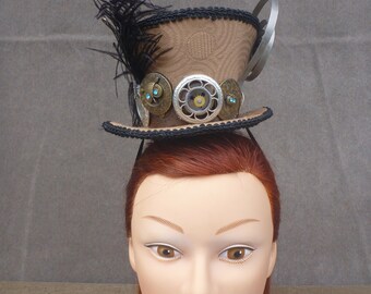 Mini Top Hat, SteamPunk Turquoise Owl Mad Hatter Fascinator for Alice In Wonderland Tea Party Wedding Decor, Drag Queen Performer Photo Prop